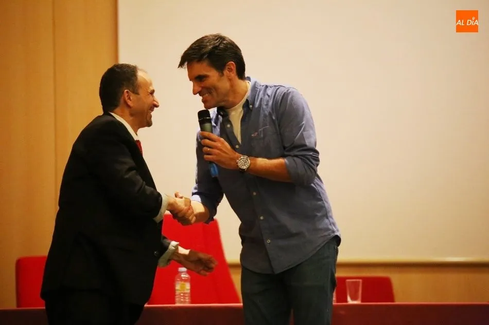 Luis Larrodera pone la nota de humor a la fiesta de San Alberto Magno en la UPSA