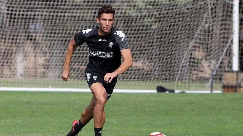 Víctor Mena, nuevo lateral izquierdo del Salamanca CF UDS.