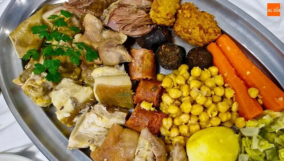 El Complejo Hostelero El Quijote muestra la cocina más tradicional con un gran Cocido Salmantino  