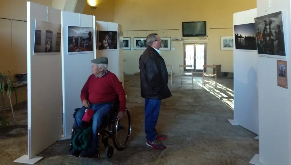 La oficina de turismo de Aldeadávila acoge hasta el día 26 una exposición de fotoperiodismo  
