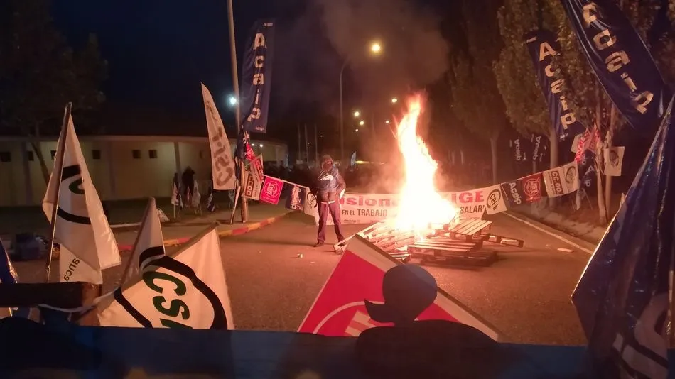 Escena de una manifestación de funcionarios de Topas