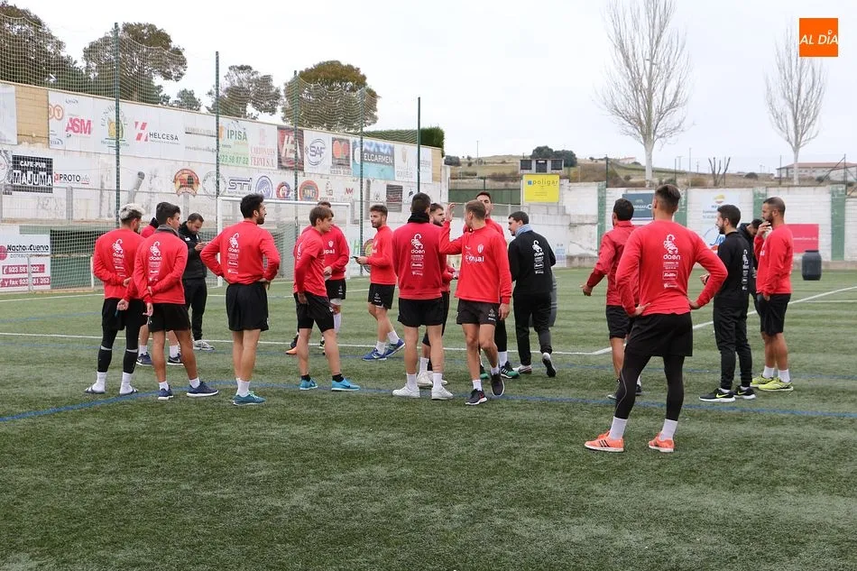 Todos los jugadores disponibles han entrenado esta semana en el Municipal