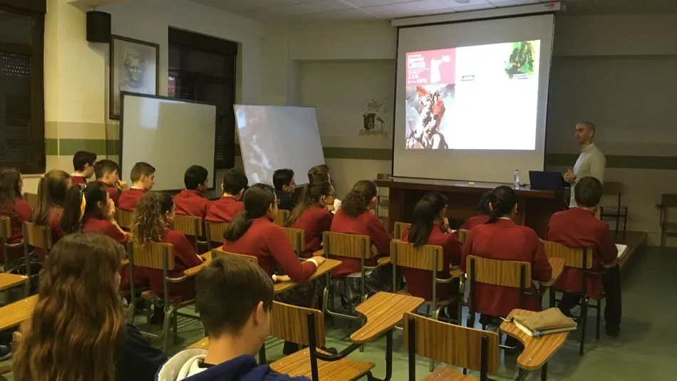 Charla sobre microbiología para los alumnos del Colegio San Juan Bosco 