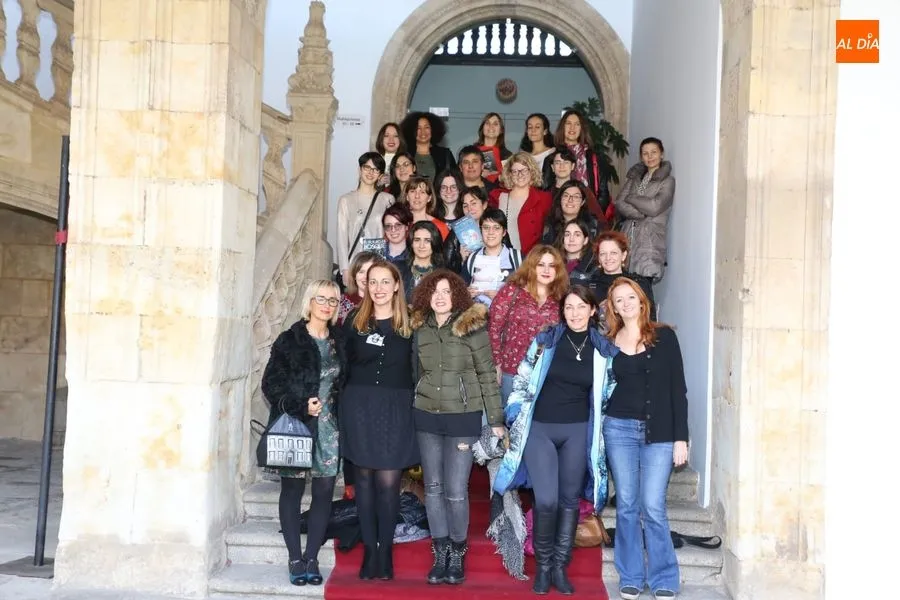 Escritoras de ficción posan antes SALAMANCArtv AL DÍA / Foto: Alberto Martín.