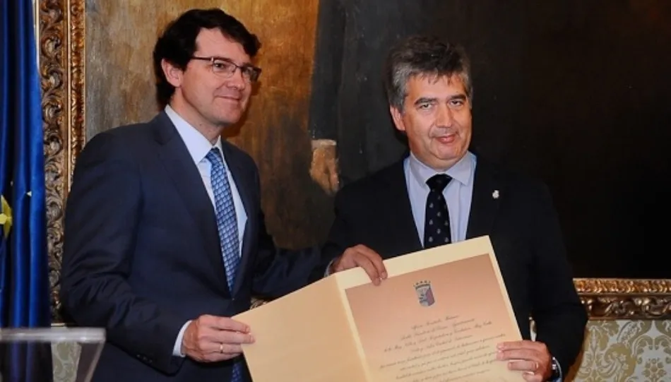 Ignacio Cosidó con el título de Huésped Distinguido de Salamanca