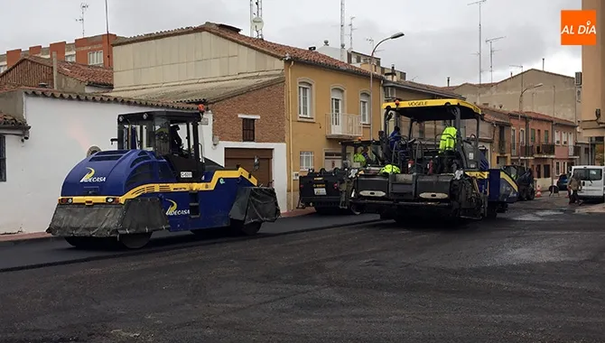 El Ayuntamiento acomete el asfaltado de las calles San José, Hernan Cortes y la Ronda de las Cruces