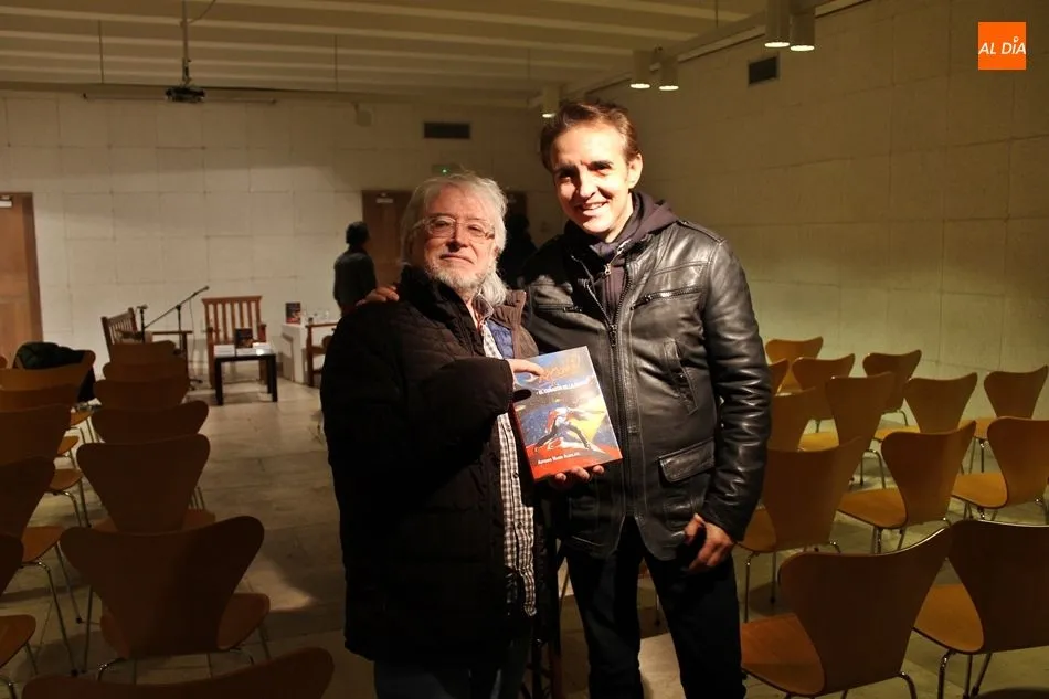 Antonio Marín Albalate y Ramoncín, durante la presentación del libro El corazón de la ciudad