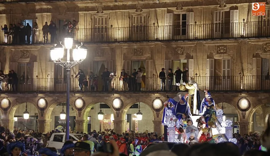 Niños entre 7 y 11 años puede inscribirse para acompañar a los Reyes en las carrozas