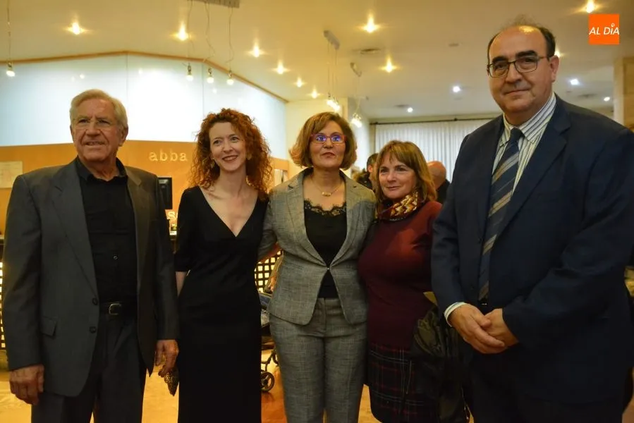 Miembros de Afibrosal posan ante la cámara / Foto: Lydia González.