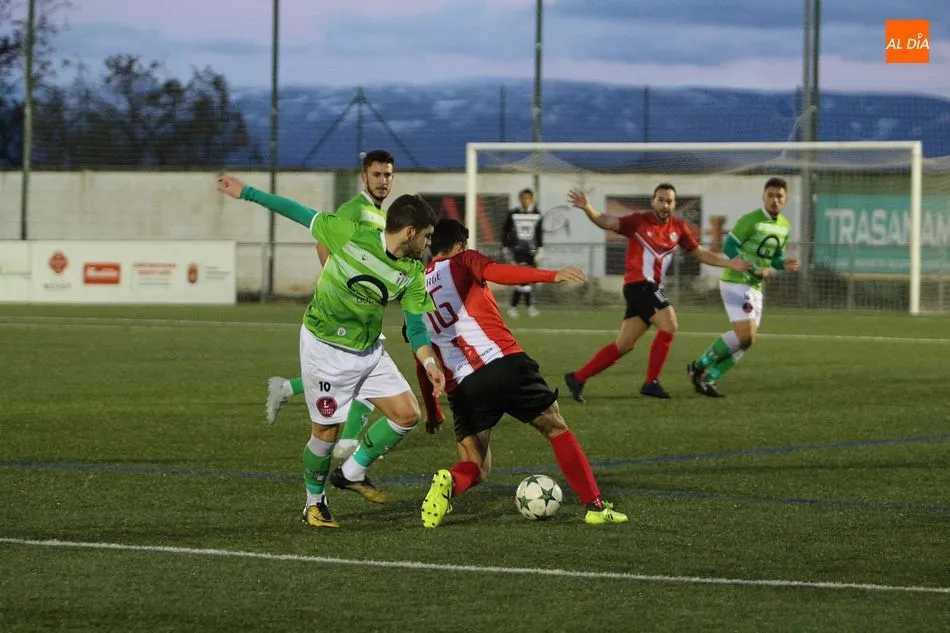 El CD Guijuelo B golea al Pizarrales para evitar descolgarse de la parte alta de la tabla (4-2)