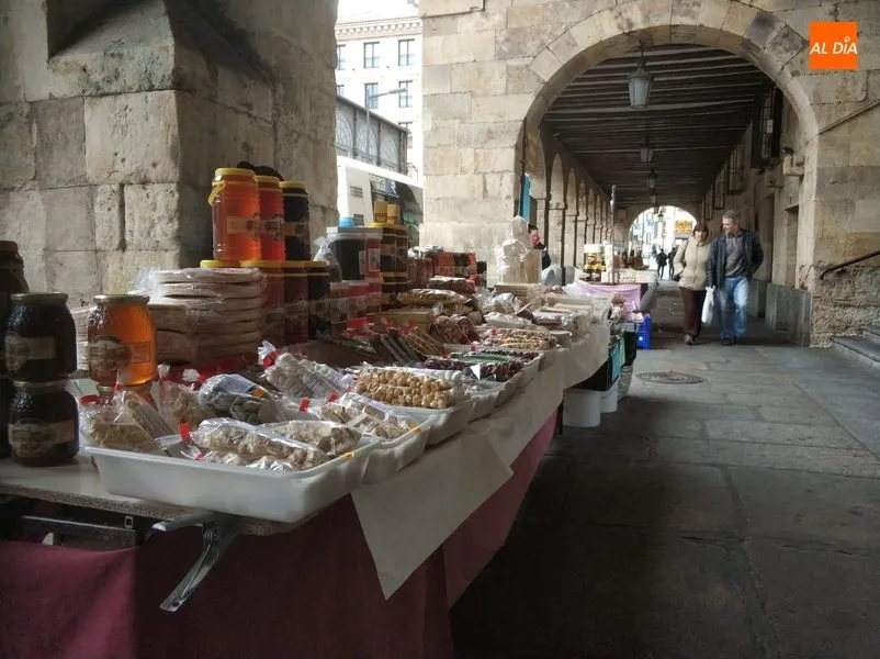 Uno de los puestos del mercado de San Antonio / Foto: Lydia González.