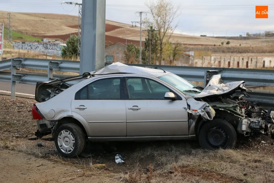Un hombre de 21 años resulta herido tras salirse con el vehículo en la A-62 en Salamanca