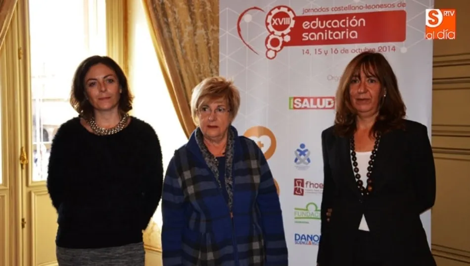 La concejala de Salud Pública, María José Fresnadillo, a la derecha, en un acto anterior en el Ayuntamiento