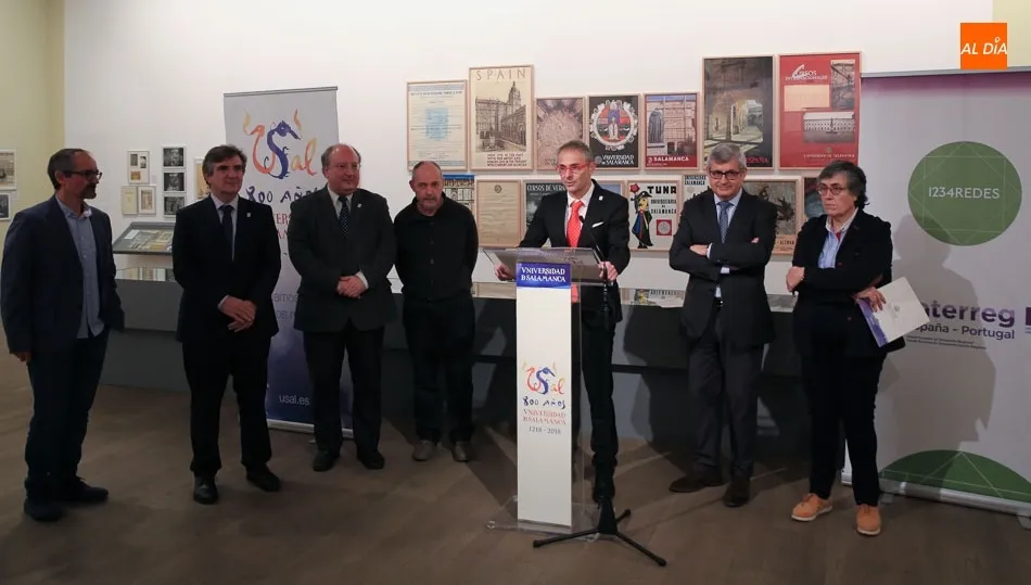 El rector de la Universidad de Salamanca, Ricardo Rivero, en la inauguración de esta muestra. Foto de Alberto Martín