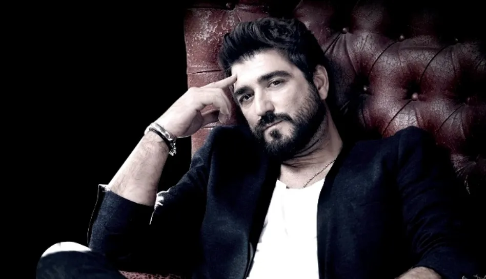 Con más de 1.500.000 de discos vendidos, 9 discos de platino y un disco de oro, Antonio Orozco es uno de los artistas más laureados y queridos de nuestra música