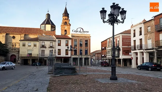 La llegada de materiales hace efectivo el comienzo de las obras en la Plaza de la Constitución