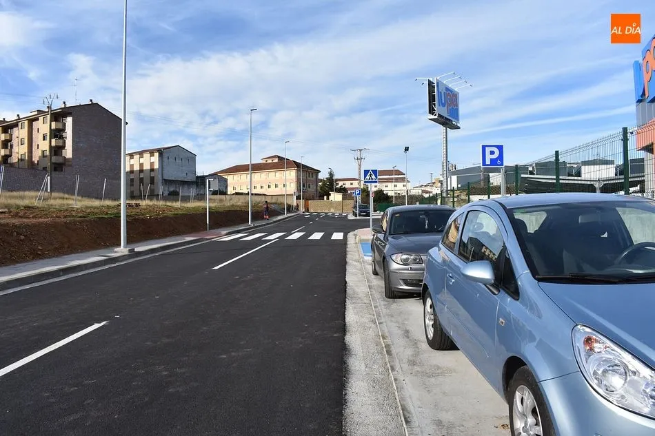 El nuevo tramo de la calle Carmen Martín Gaite conecta con el barrio de San José