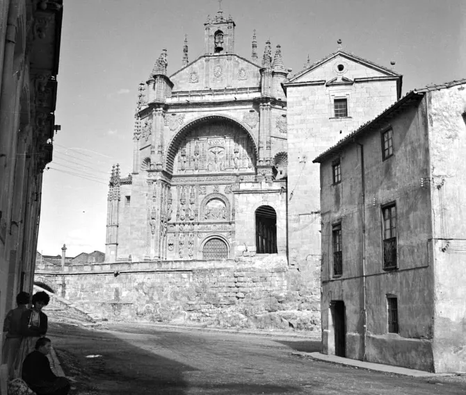 La calle San Buenaventura, al pie de San Esteban