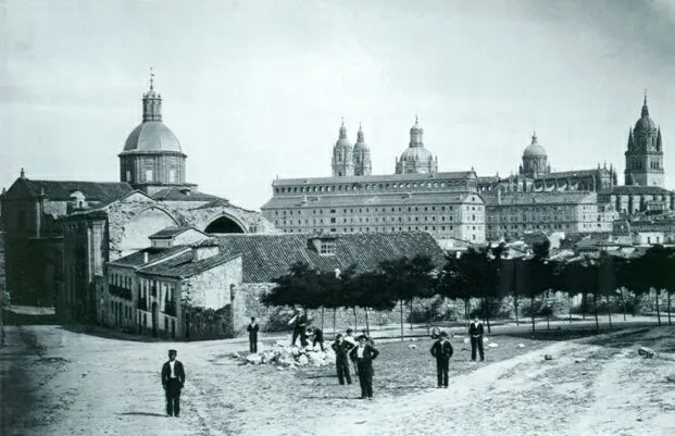 Calle Ramón y Cajal, más conocida como la Cuesta de Moneo