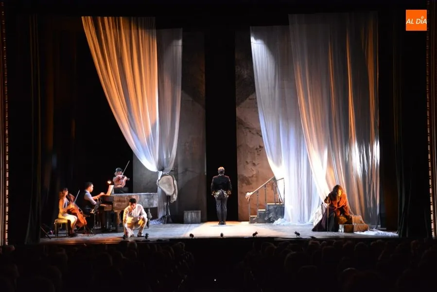 Una escena de la obra en el Teatro Liceo / Foto: Alberto Martín.