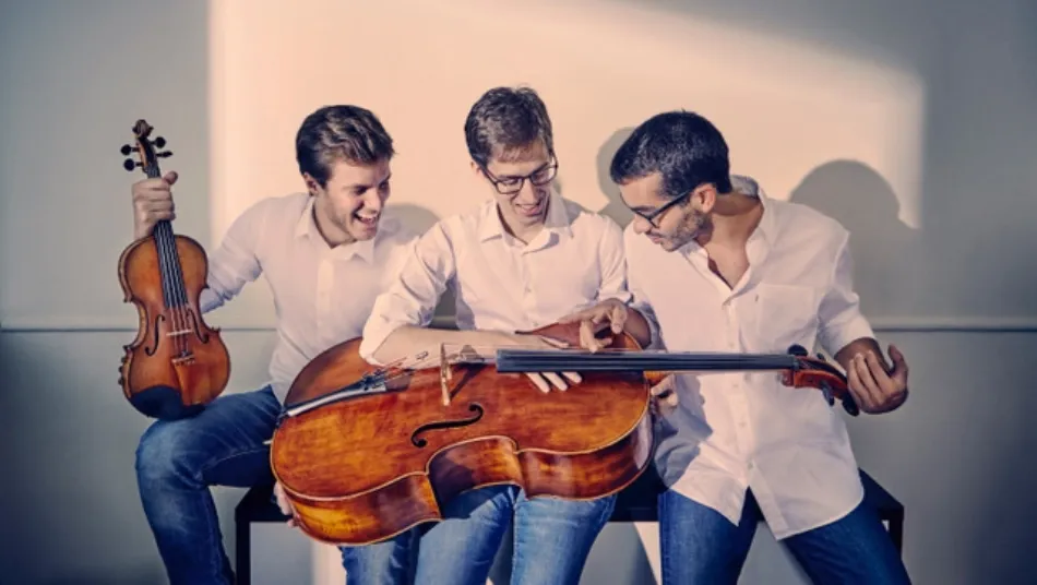 Trío Vibrart integrado por .Miguel Colom (violín), Fernando Arias (chelo) y Juan Pérez Floristán (piano)