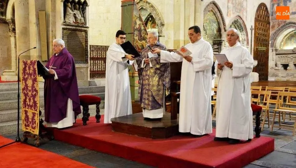 Misa por el rito mozárabe en la Catedral Vieja. Foto de Alberto Martín