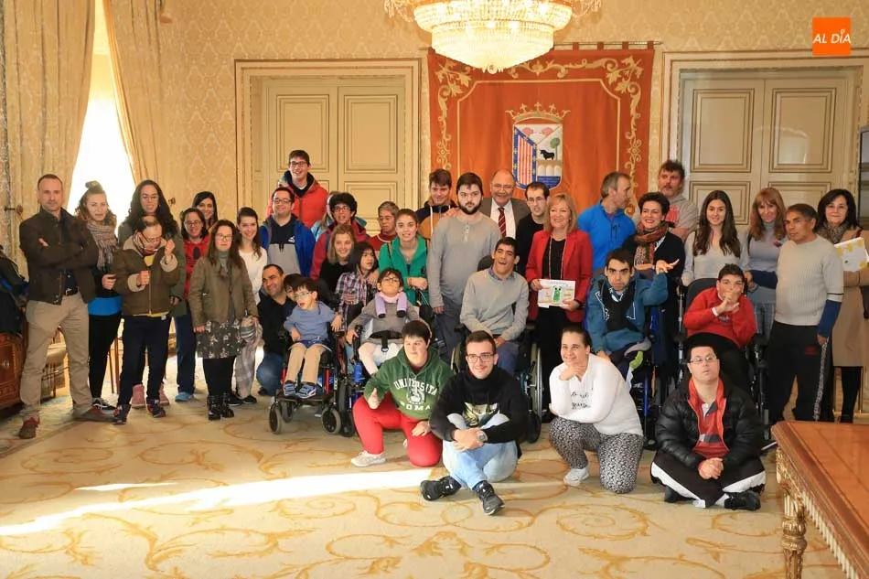 Recepción en el Ayuntamiento a integrantes de Aspace, Insolamis o Afim. Fotos: Alberto Martín