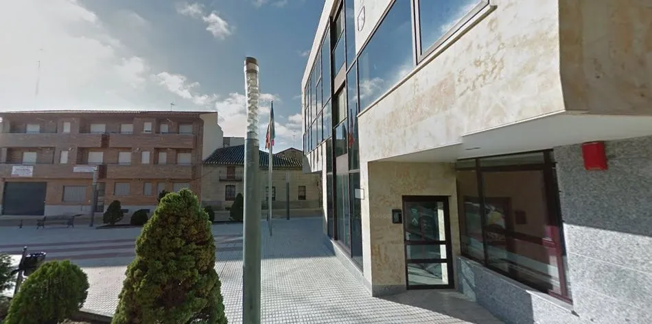 Plaza de España y Casa Consistorial de San Cristóbal de la Cuesta