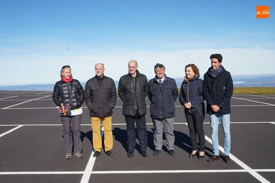 Javier Iglesias (centro), anunció la ayuda al plan de modernización de La Covatilla arropado por el Ayuntamiento de Béjar