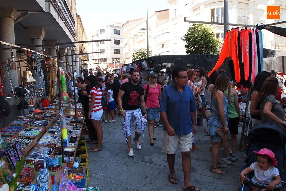 El mercado semanal se celebra mañana con normalidad