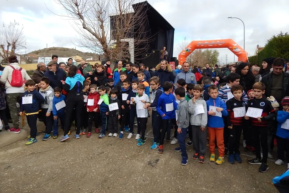 Participantes en la pasada edición de la San Silvestre Ribera de Cañedo, en Almenara de Tormes