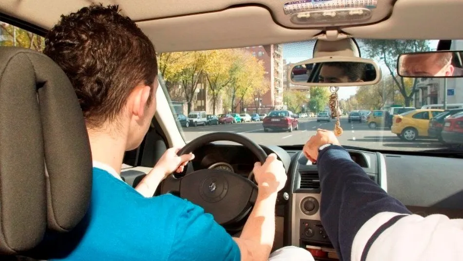 Unos 800 examinadores dejarán de realizar, de media, unos 80.000 exámenes diarios, durante las jornadas de paro convocadas