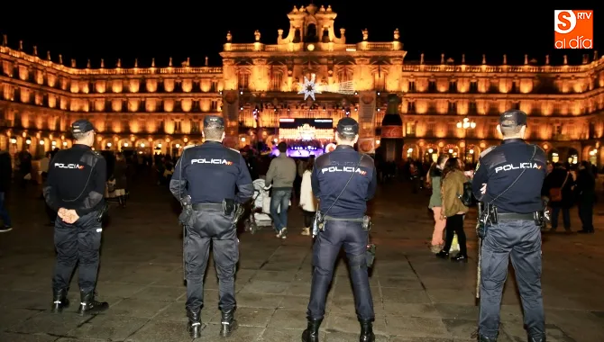 Agentes de policía durante una Nochevieja Universitaria anterior / Foto: Archivo