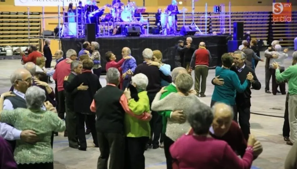 El Baile de Navidad tendrá lugar el 20 de diciembre, a partir de las 18,30 horas, en el Multiusos Sánchez Paraíso