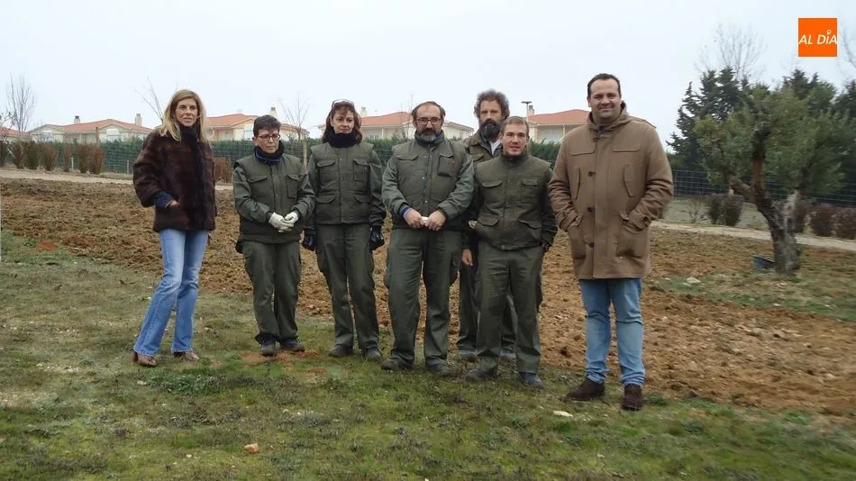 David Mingo y Chabela de la Torre posan con los alumnos del programa Corredor Verde II