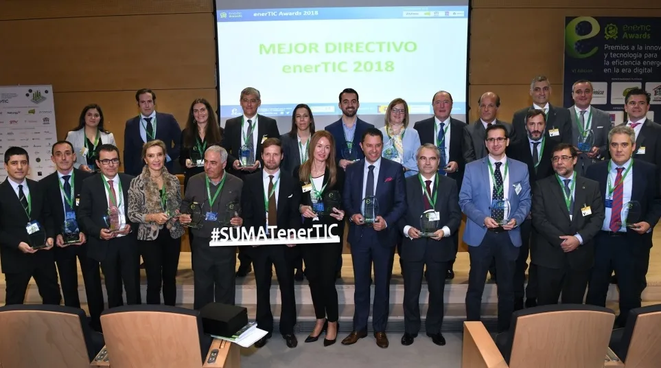 La directora general de Telecomunicaciones, Mª Victoria Seco, recogió el premio en la ceremonia oficial que se celebró anoche en Madrid