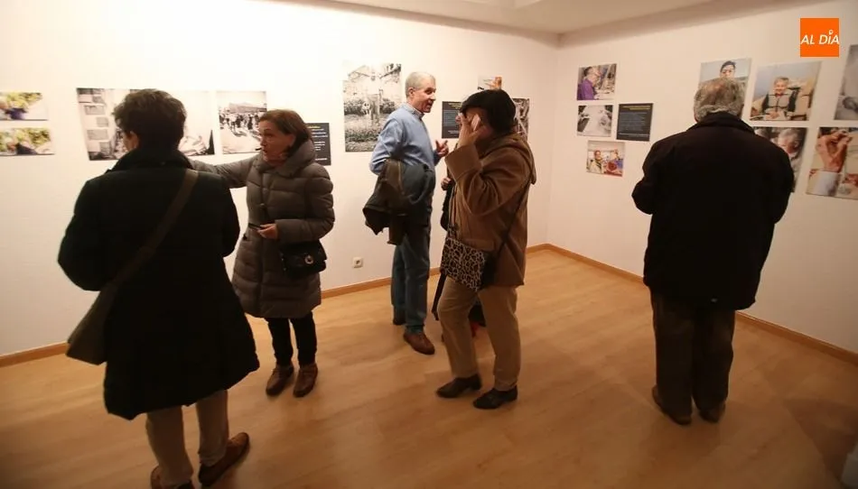 Inauguración de esta muestra fotográfica en el Palacio de Garcigrande. Foto de Alberto Martin