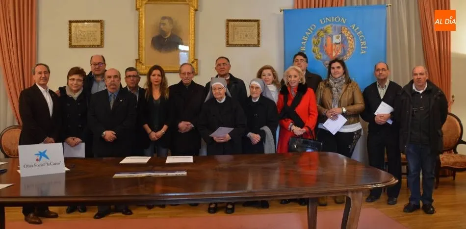 Miembros de la Fundación en el acto de la firma de convenios y entrega de ayudas/ Foto: Lydia González