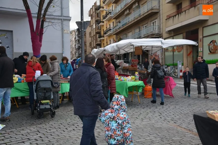 Mercadillo Solidario Infantil de la Plaza del Oeste/ Foto: Lydia González.