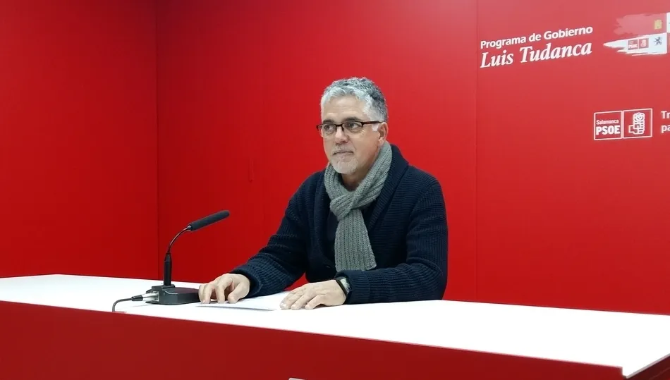 Manuel Ambrosio Sánchez, diputado provincial del PSOE, durante la rueda de prensa