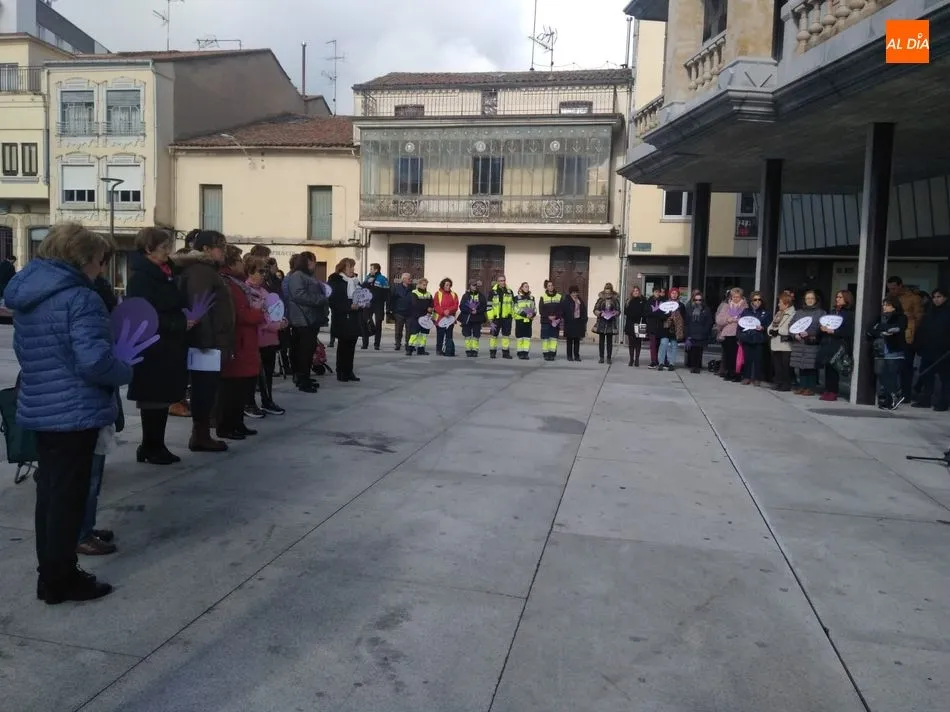 El Ayuntamiento de la villa también se sumó a los actos en contra de la violencia de género hace tres semanas
