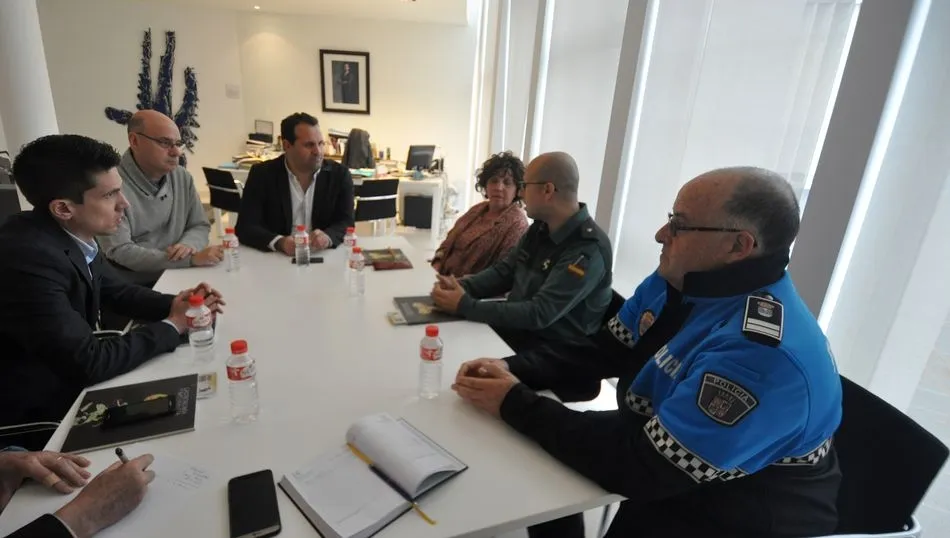 Un momento de la reunión entre el Ayuntamiento de Santa Marta y la Subdelegación de Salamanca.