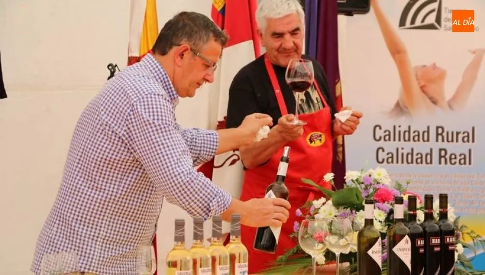 La nueva normativa incluye las menciones vino de pueblo y vino de paraje