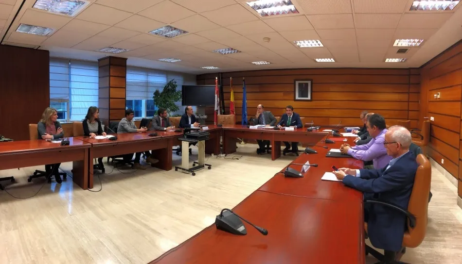 El consejero de Fomento y Medio Ambiente, Juan Carlos Suárez-Quiñones, en el Consejo Regional de Transportes reunido este jueves