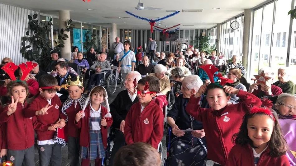 Los alumnos compratieron una bonita jornada con los mayores de la Residencia Mevefades