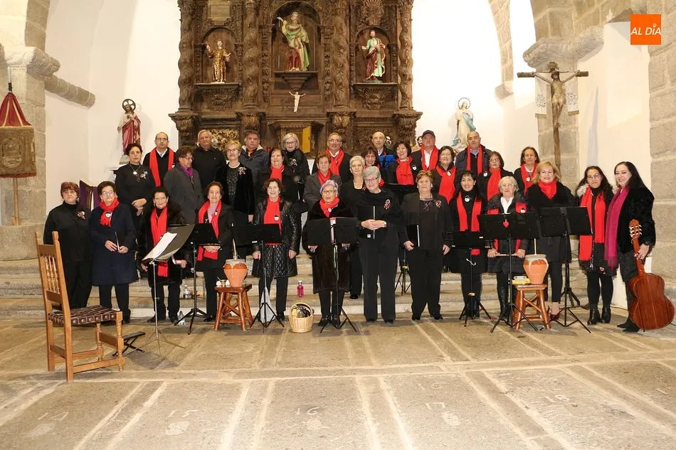 Los dos coros acabaron cantando varios villancicos de manera conjunta