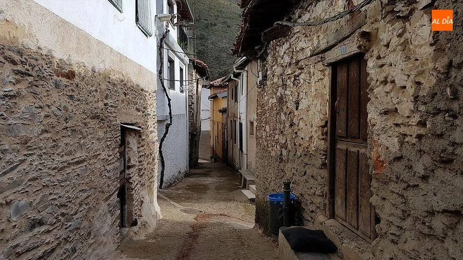 Vista de la antigua calle Salas Pombo de Valero, ahora conocida como Salas