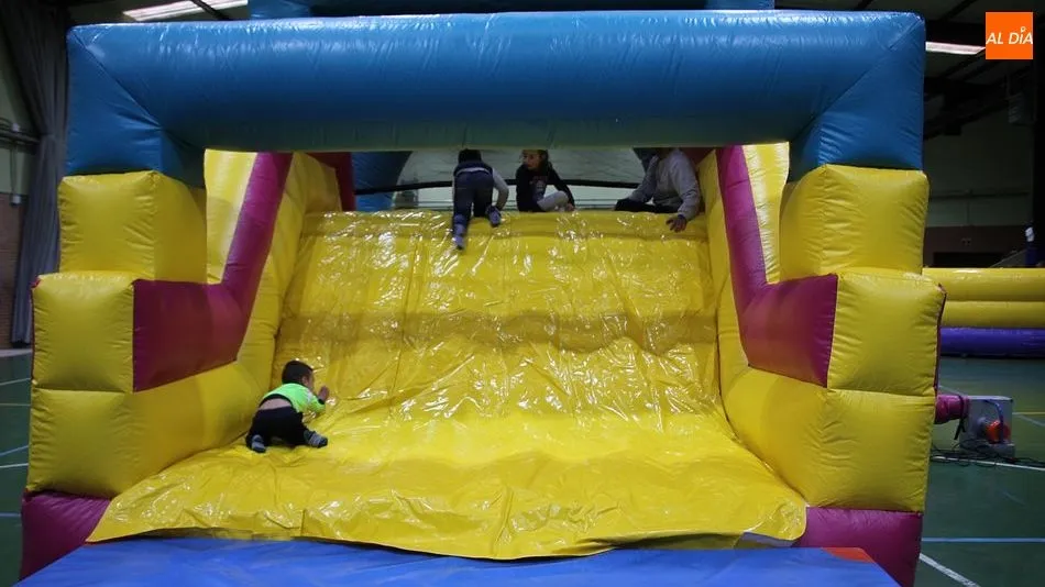 Día de ocio para los más pequeños de Vitigudino con el Parque Infantil Navideño  