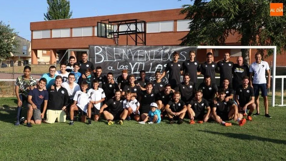 Jugadores de Unionistas y miembros de la peña Las Villas