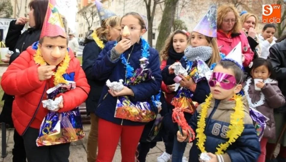 Celebración de un año anterior en la plaza del barrio vidal